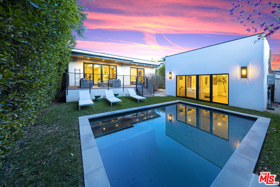 Property Photo:  123 S Kilkea Dr  CA 90048 