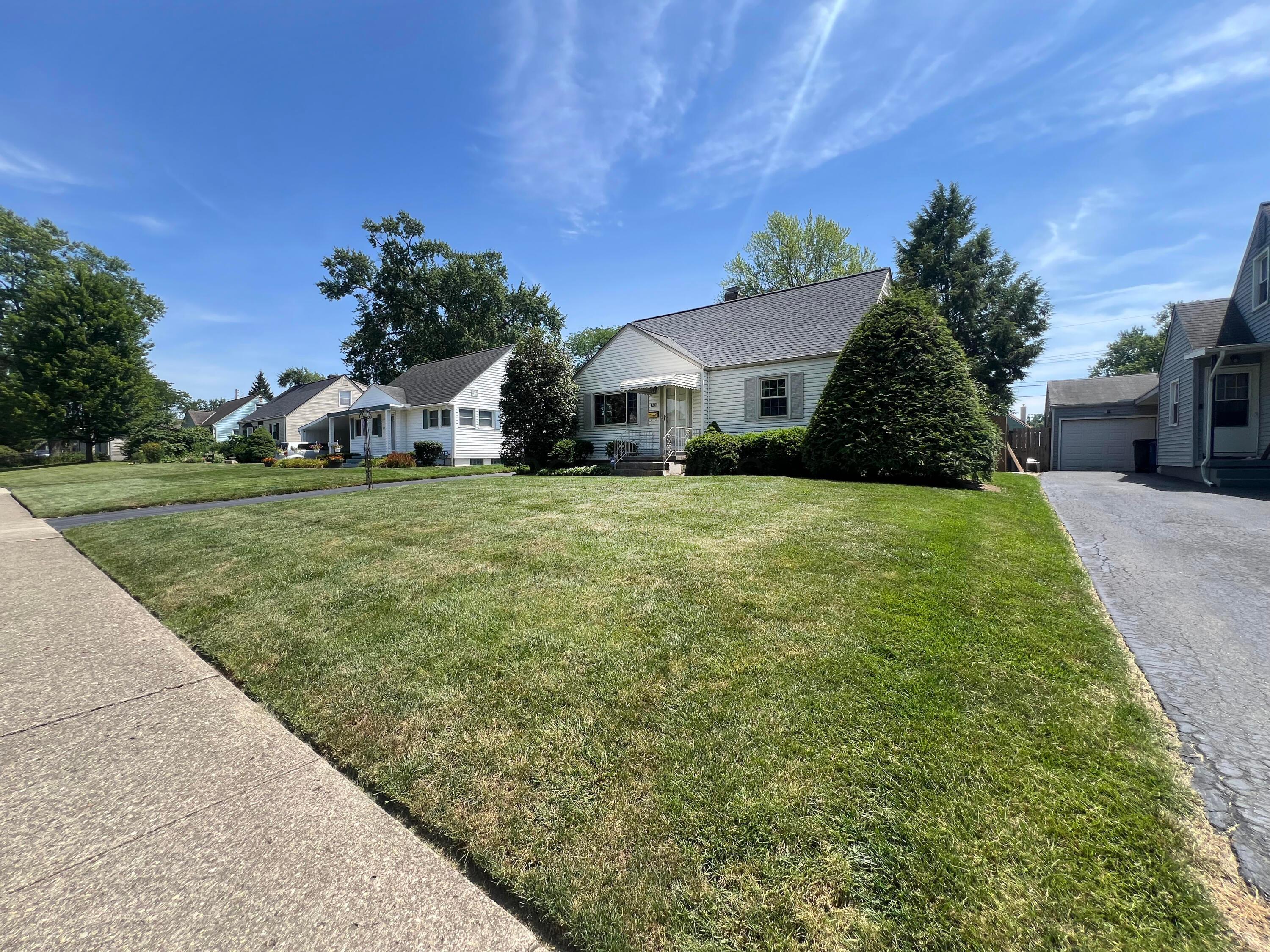 Property Photo: 1201 Bryson Road OH 43224