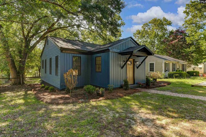 Property Photo:  410 Hemphill  SC 29205-4046 