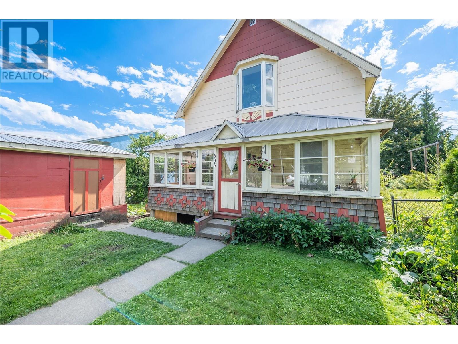 603 Eighth Street East  Revelstoke BC V0E 2S0 photo