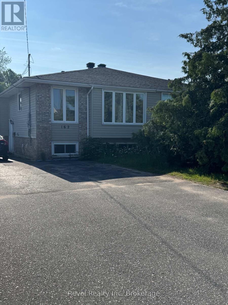 162 Princess Street East  North Bay (Central) ON P1B 1P7 photo