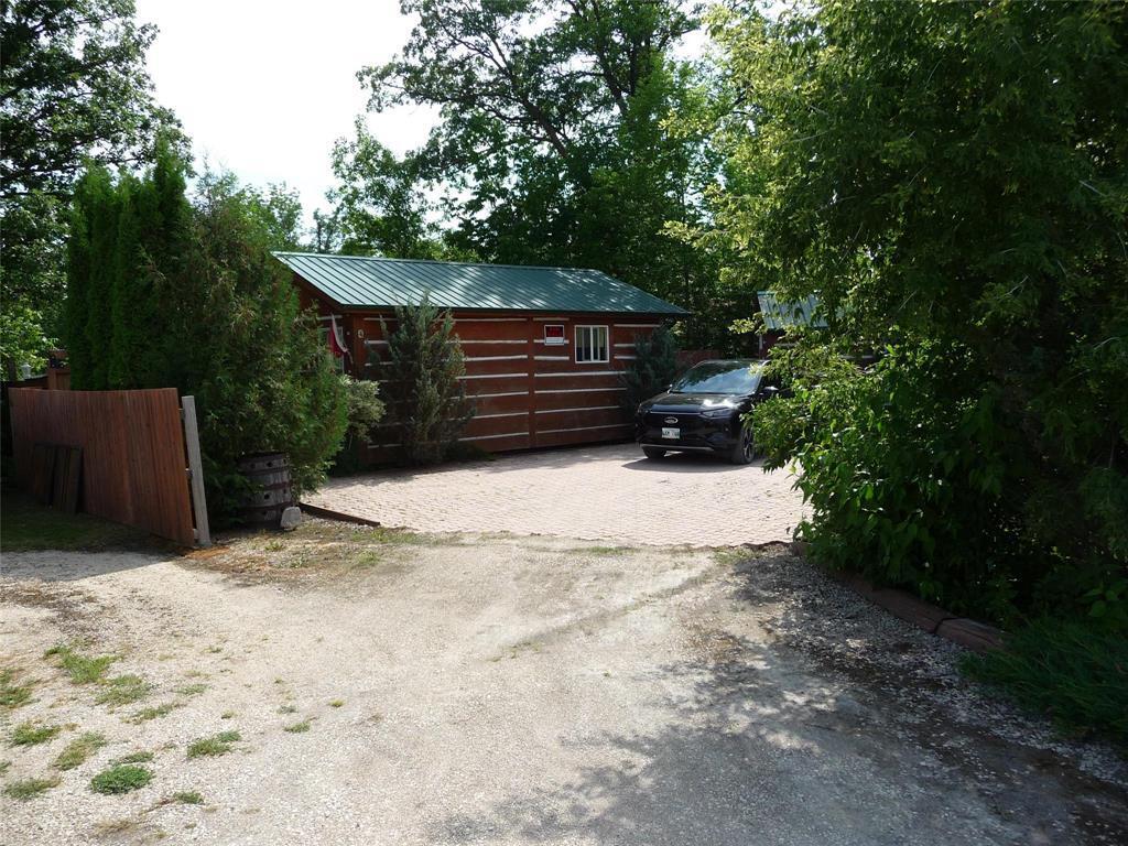 Property Photo: 4 River Road MB R0E 0C0