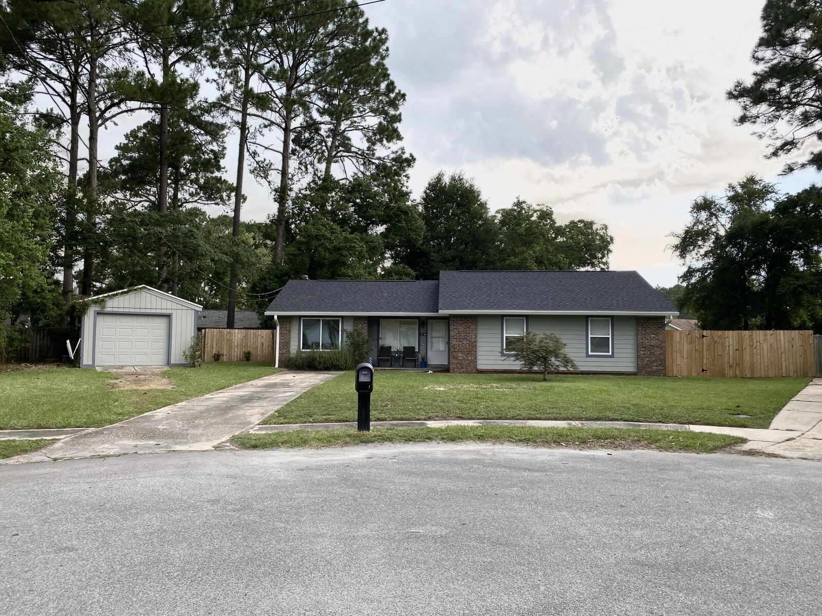 Property Photo: 1114 Greentree Court FL 32547
