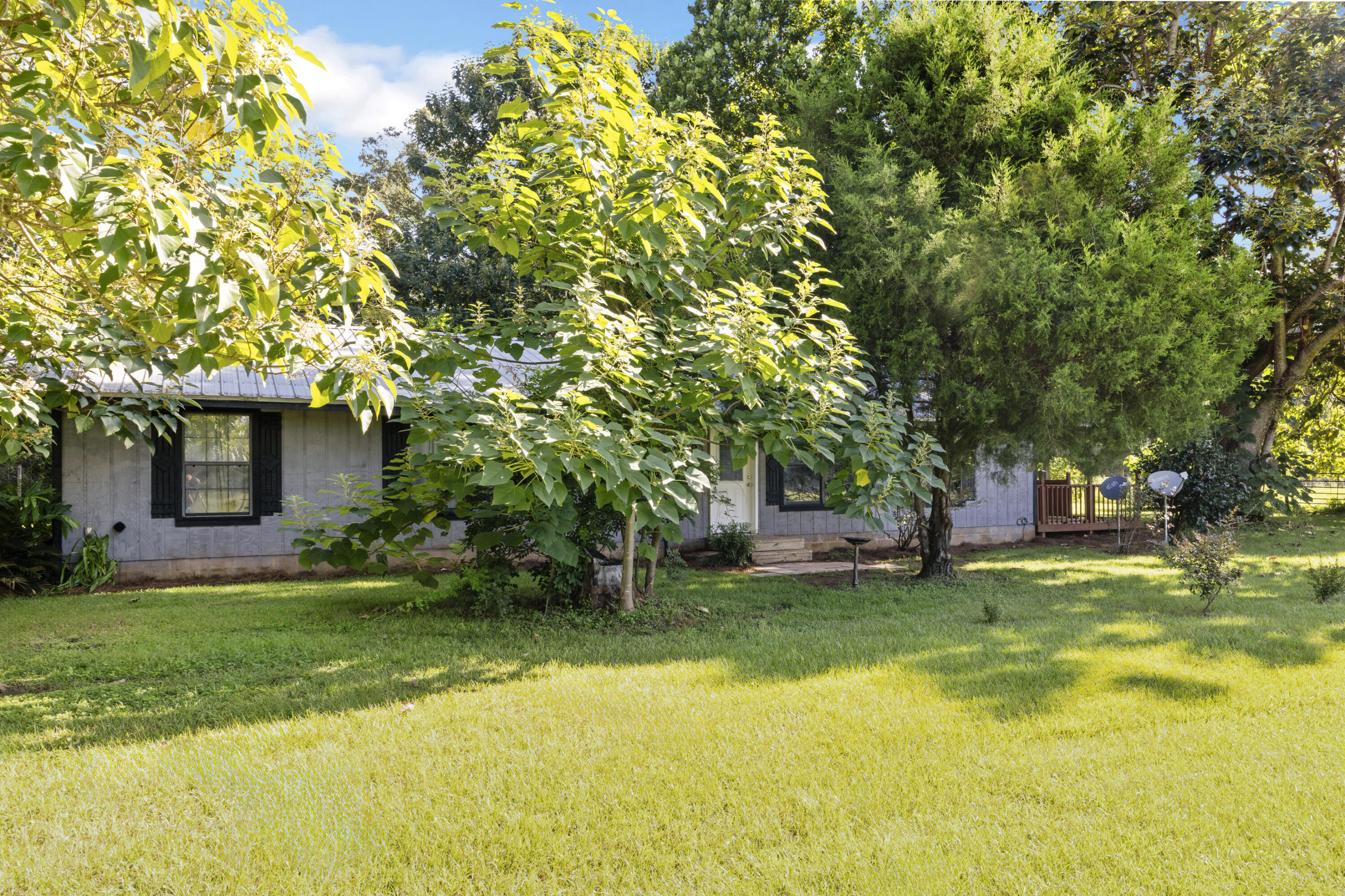 Property Photo: 190 Peaden Bridge Road FL 32531