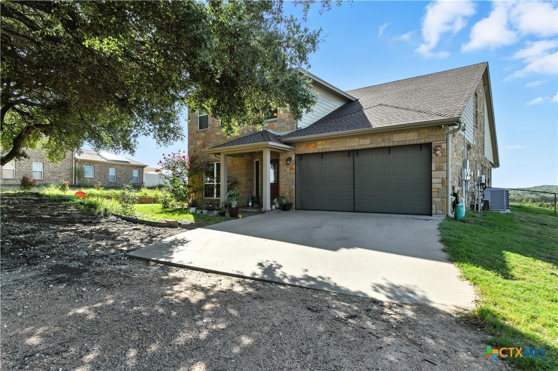 Property Photo: 937 County Road 3371 TX 76539