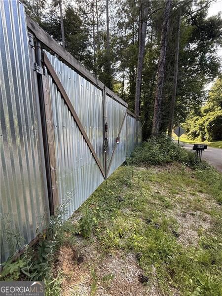 Property Photo: 164 Oak Beach Drive SE GA 30101