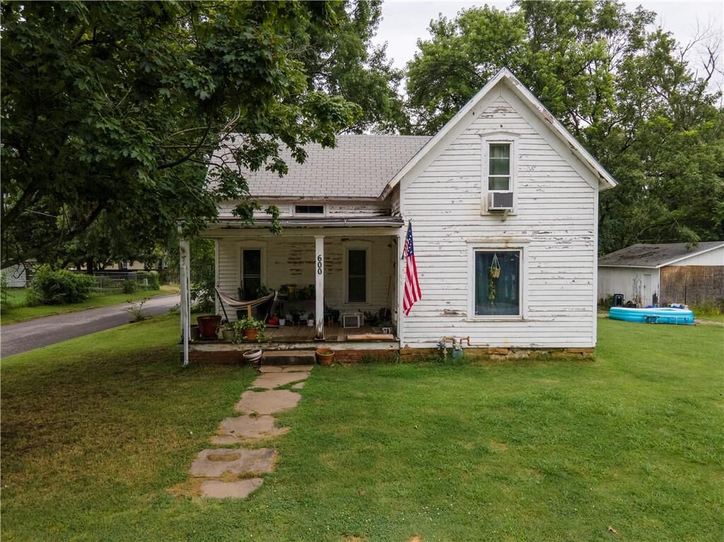 Property Photo:  600 E Main Street  KS 67335 