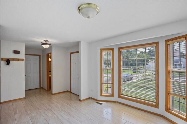 Property Photo:  2401 Emma Avenue  IA 50321