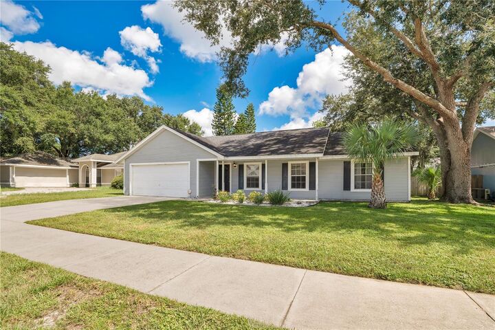 Property Photo: 1002 Stout Court FL 32765