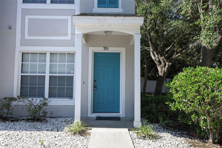 Property Photo:  915 Vineland Place  FL 32746 