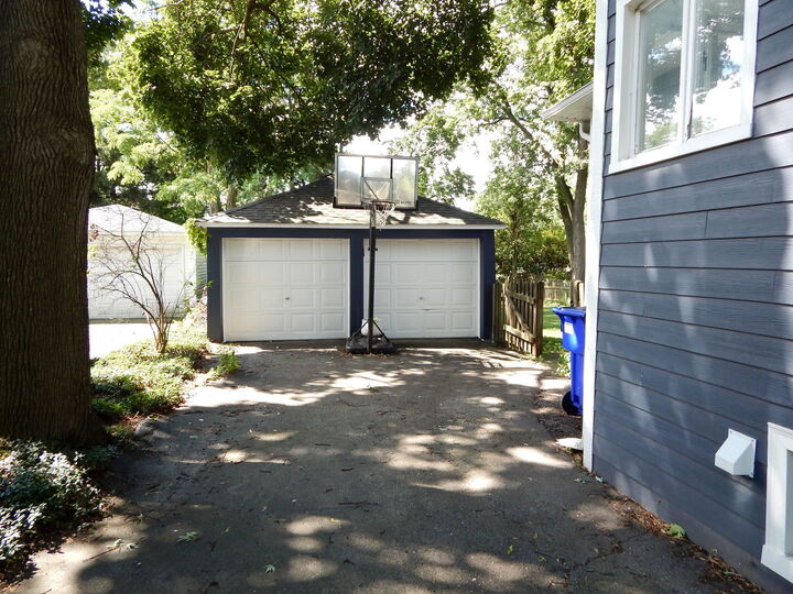 Property Photo:  116 E Madison Avenue  IL 60187 