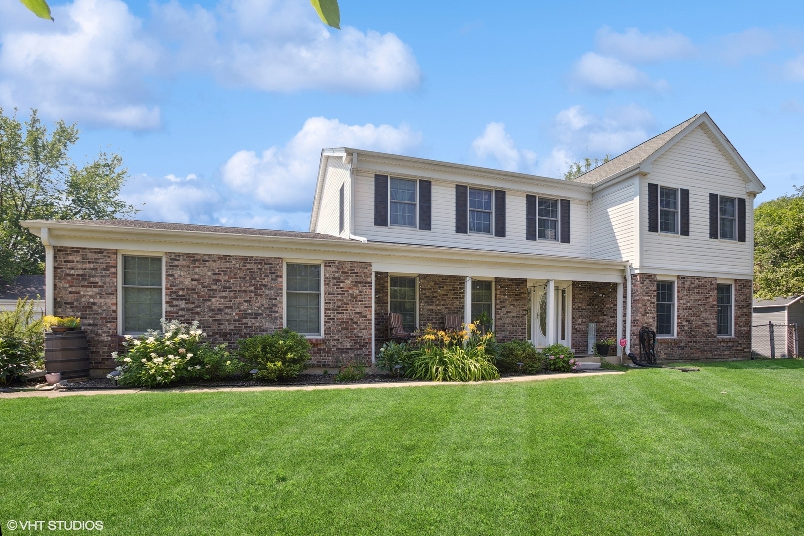 Property Photo:  523 N Ela Road  IL 60010 
