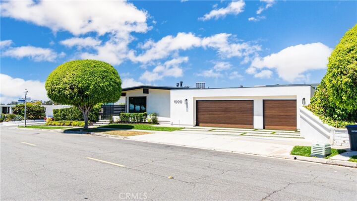 Property Photo:  1000 White Sails Way  CA 92625 