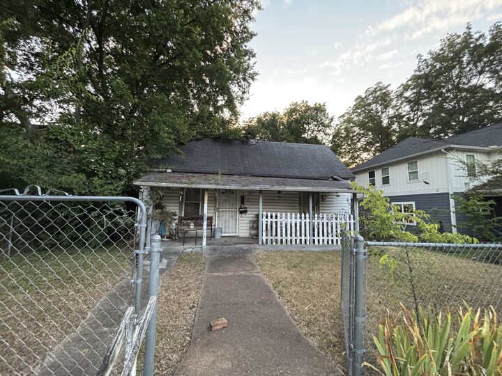 Property Photo: 804 S 12th St TN 37206