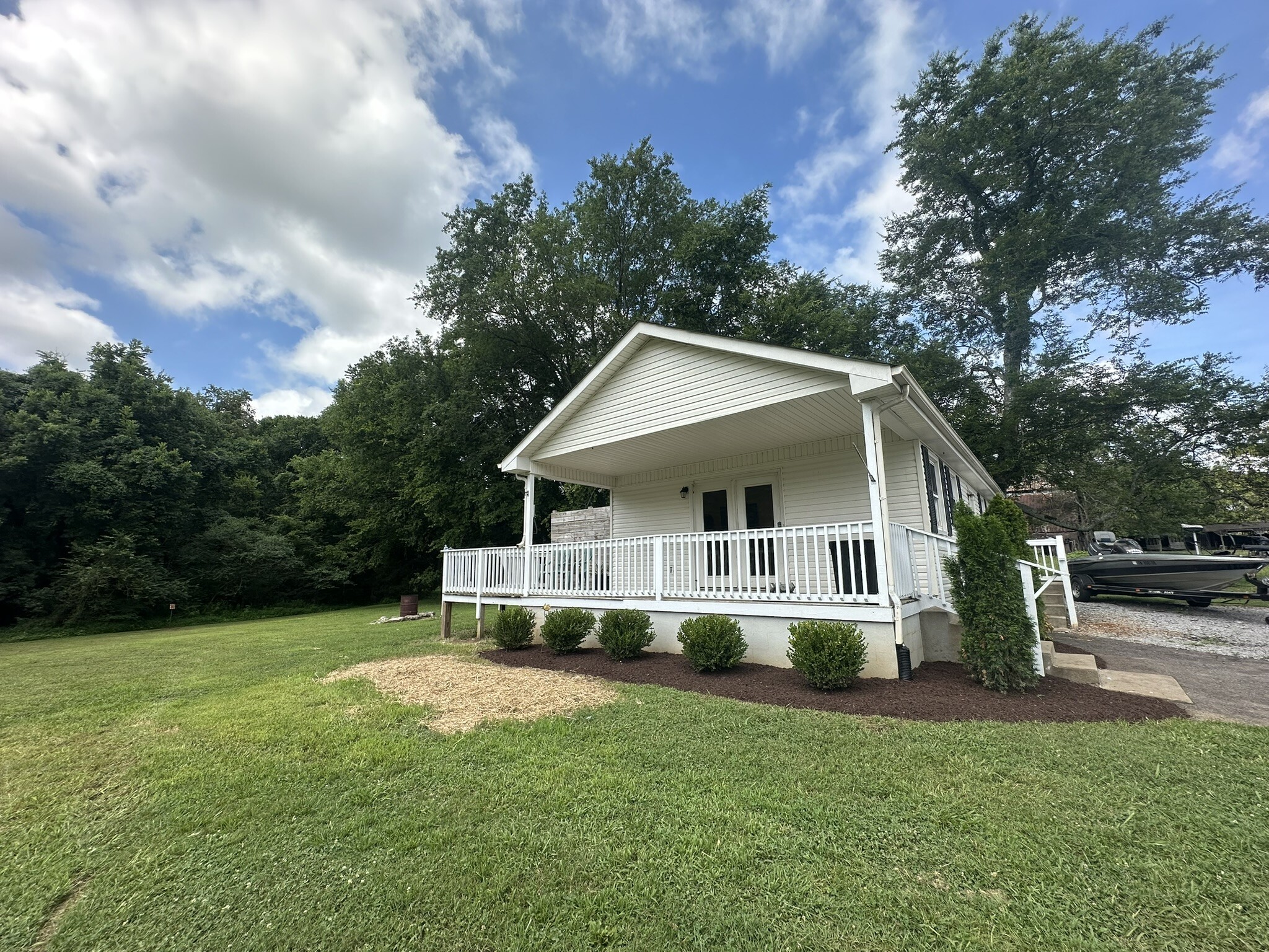 Property Photo:  2039 W Jefferson Pike  TN 37129 