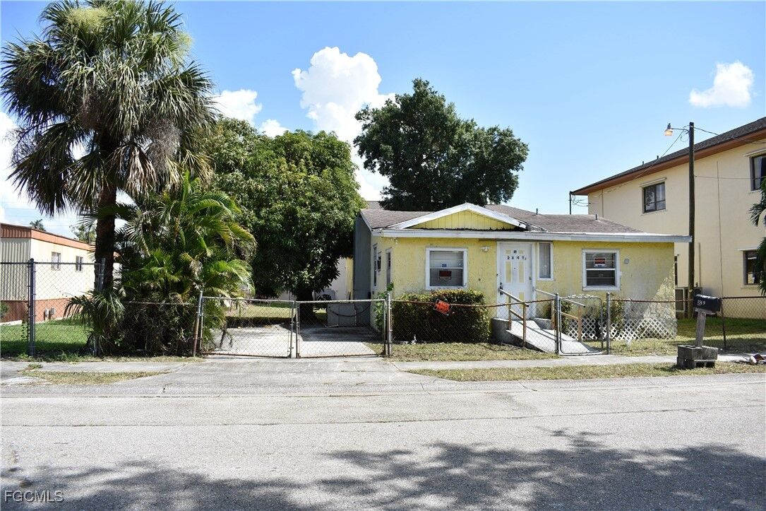 Property Photo: 2849 Price Avenue FL 33916