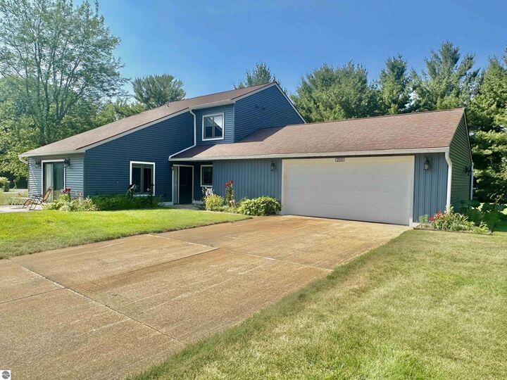 200 North Shore Drive East  Cadillac MI 49601 photo