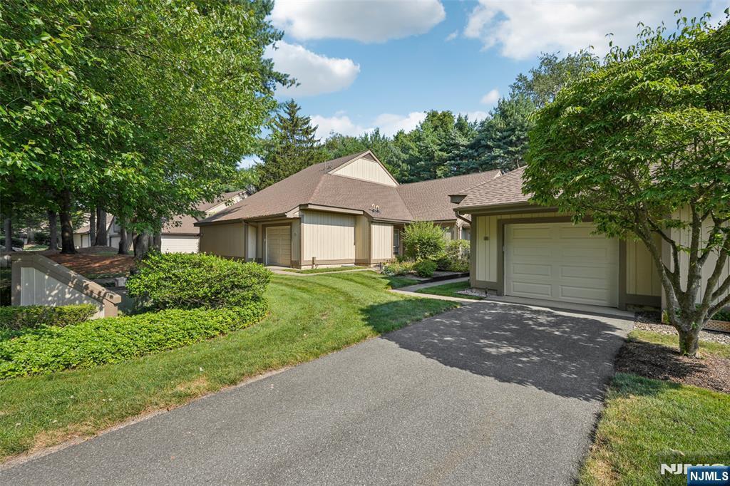 Property Photo:  416 Bromley Place 416B  NJ 07481 