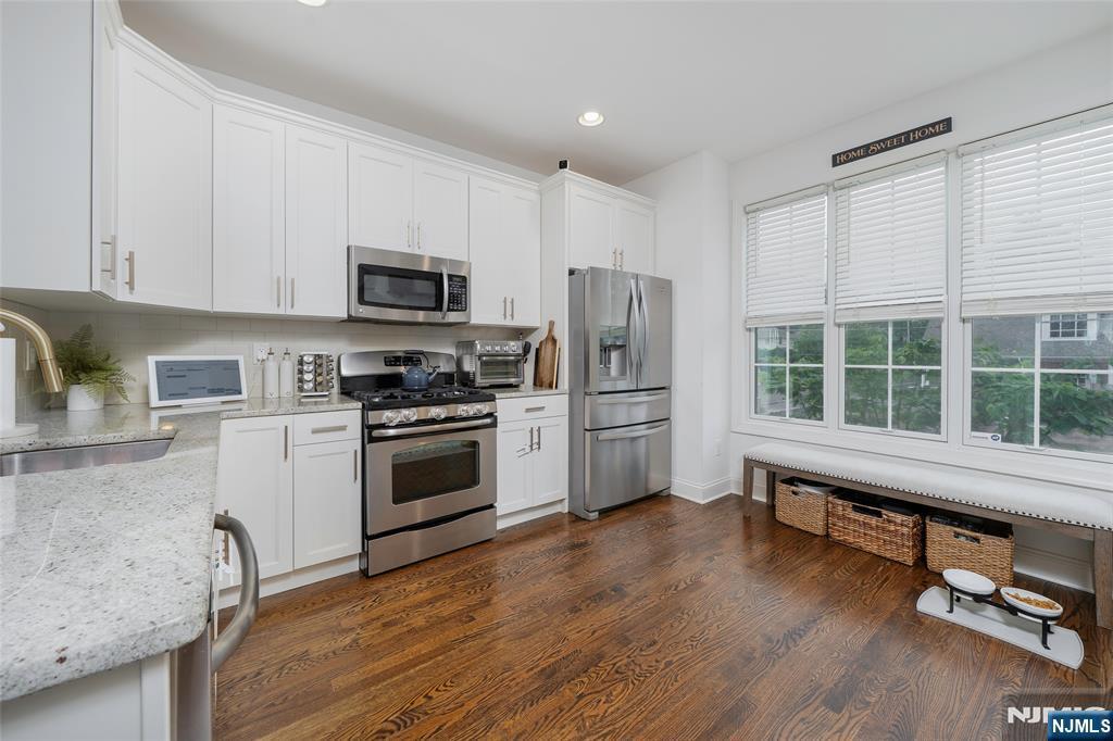Property Photo:  70 Bloomfield 70  NJ 07021 