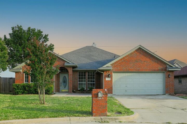 Property Photo: 3616 Sutter Court TX 76137