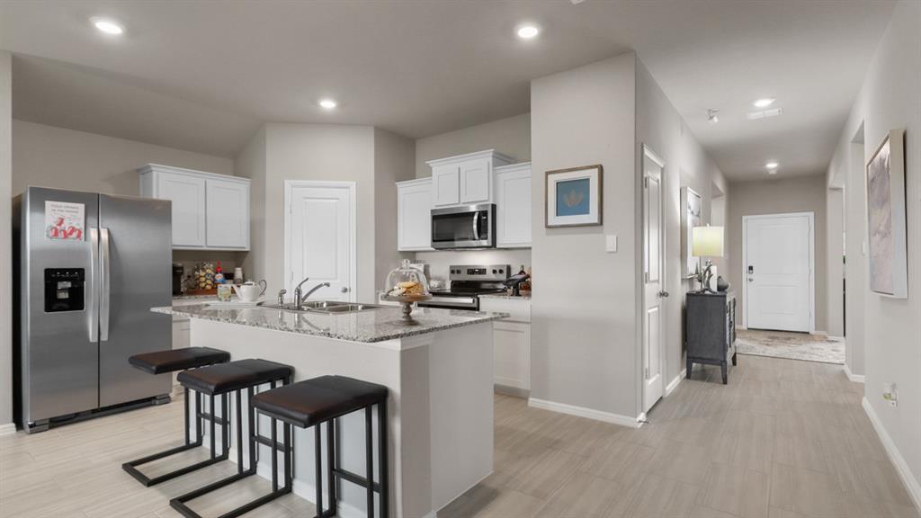 Property Photo:  545 Arroyo Drive  TX 76033 