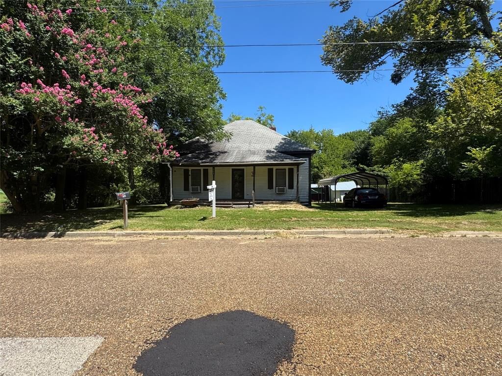 Property Photo: 303 Keith Street TX 75457