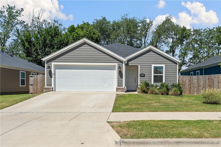 5895 Holdcroft Drive  Fayetteville AR 72704 photo