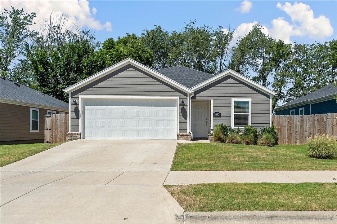 Property Photo:  5895 Holdcroft Drive  AR 72704