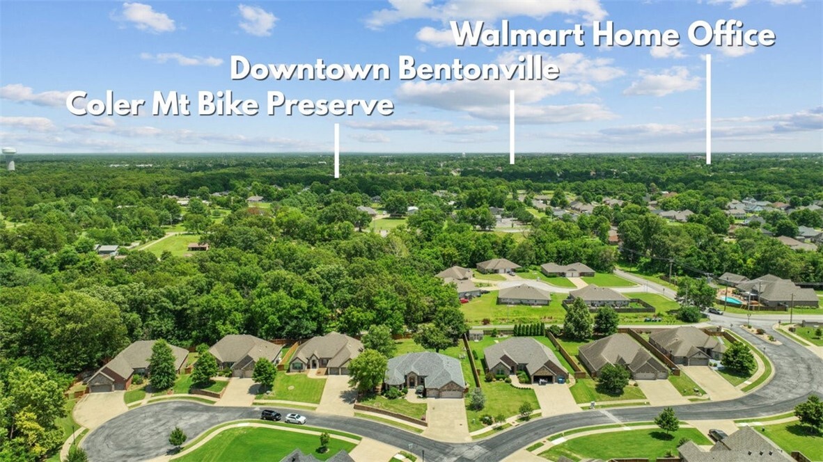 Property Photo:  300 Sheridan Lane  AR 72712 