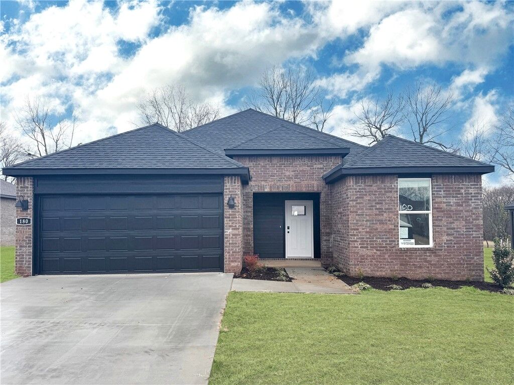 Property Photo: 548 N McLeod Drive AR 72730