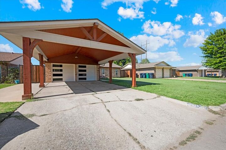 Property Photo: 2613 SW 82 Street OK 73159