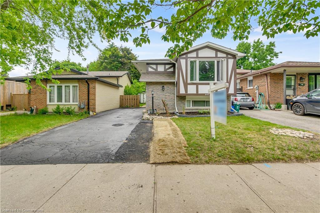 Photo de la propriété: 445 Drummerhill Crescent ON N2T 1G3