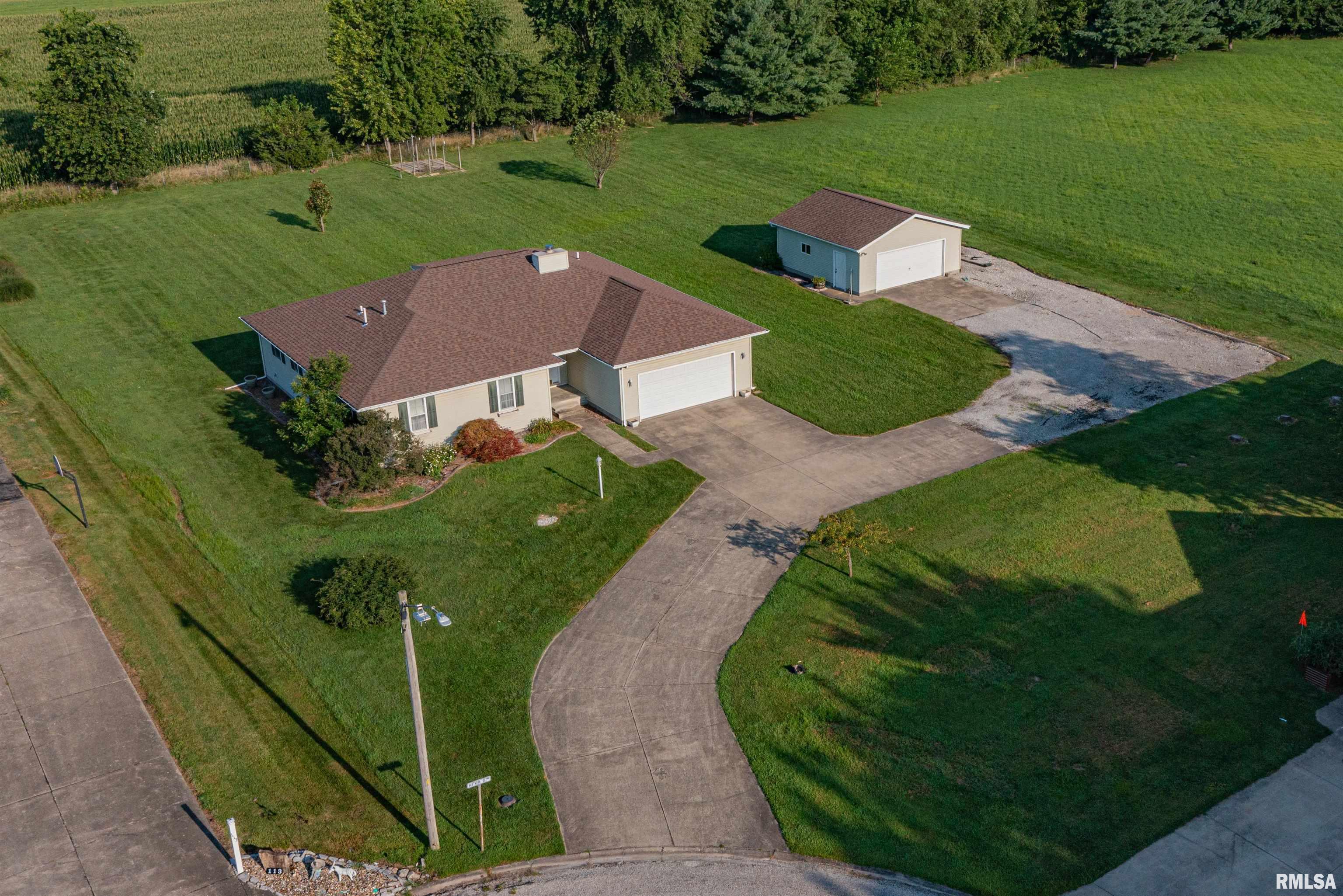 111 Hawthorn Road  Salem IL 62881 photo