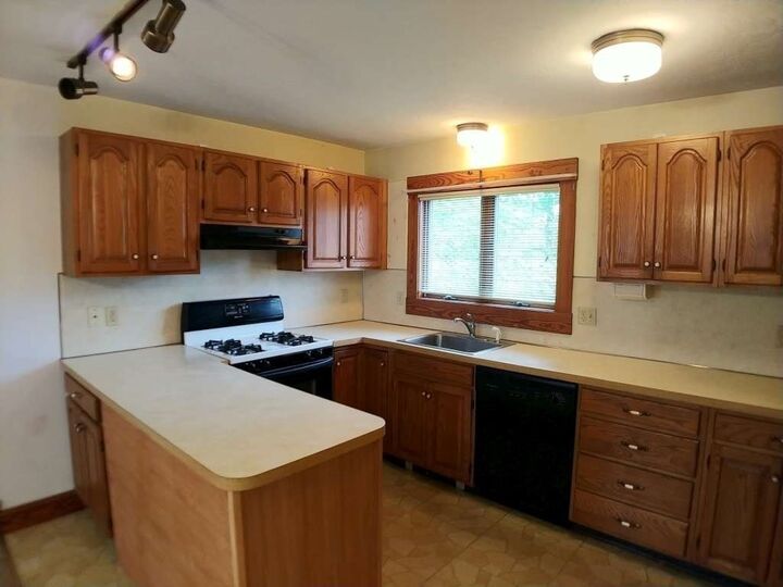 Property Photo: 42 Sumner Street 2 MA 01752