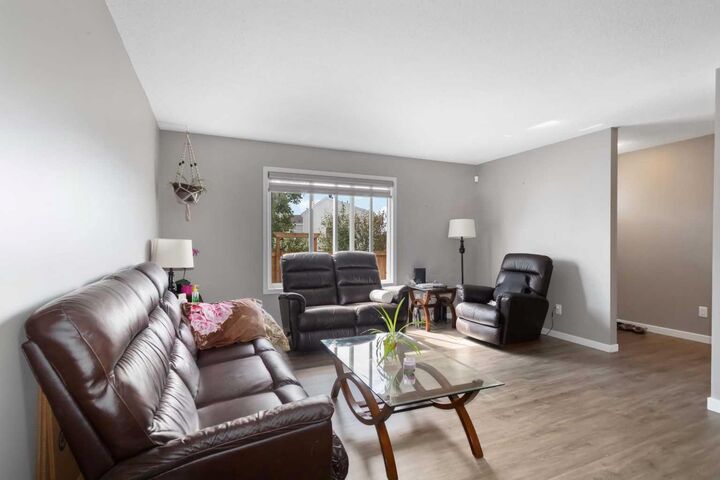 Photo de la propriété: 711 Beacon Hill 61 AB T9H 3R5