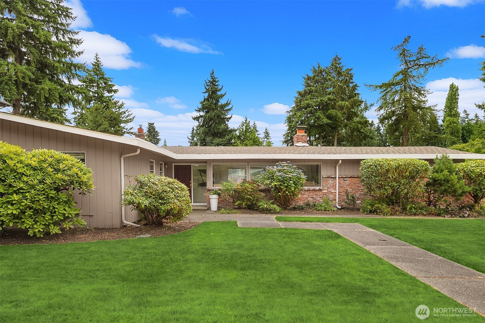 Property Photo: 11005 SE 28th Place WA 98004