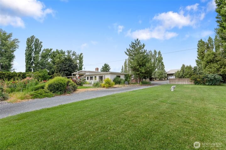 Property Photo: 4872 Road 6.5 NE WA 98837