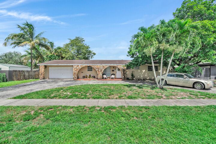 Property Photo: 222 SW 58 Avenue FL 33317