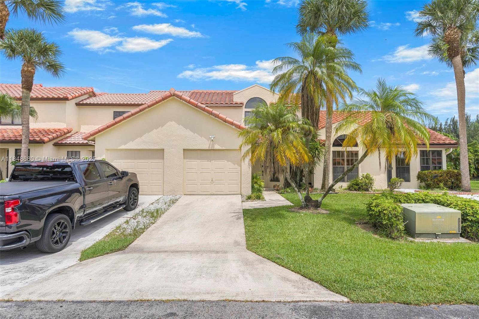Property Photo: 18574 Woodstream Dr FL 33498