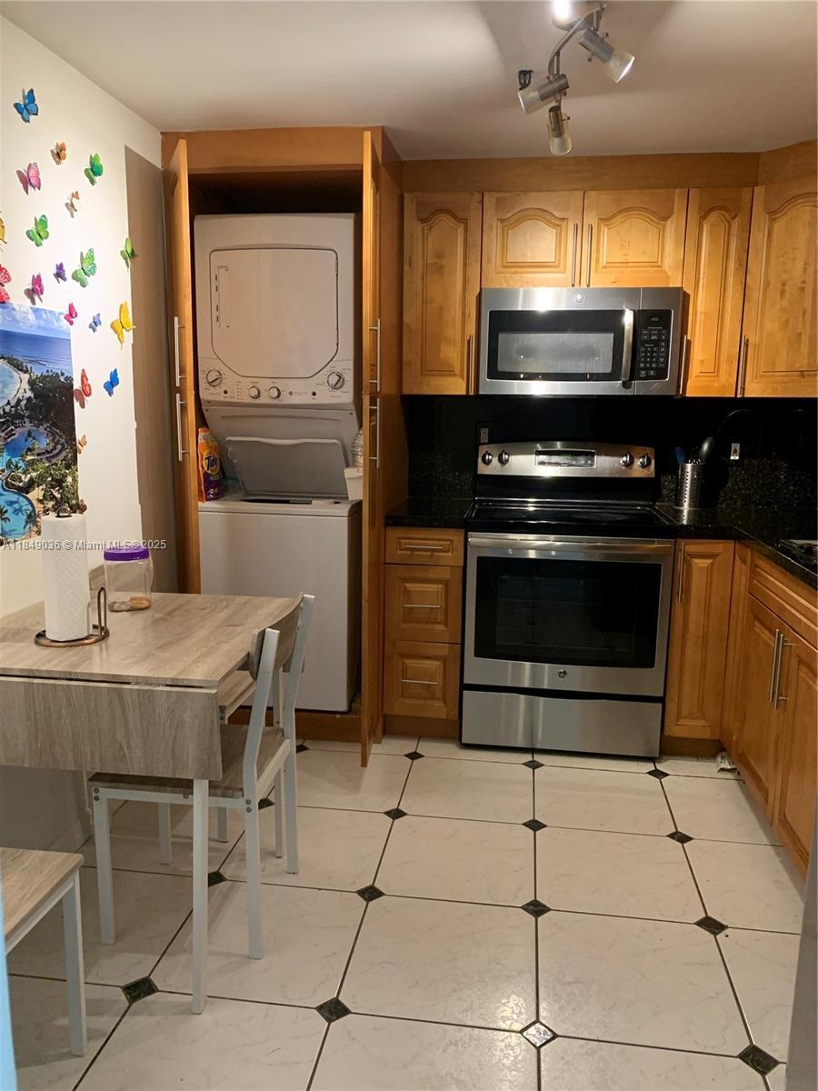 Property Photo: 210 174th St 604 FL 33160