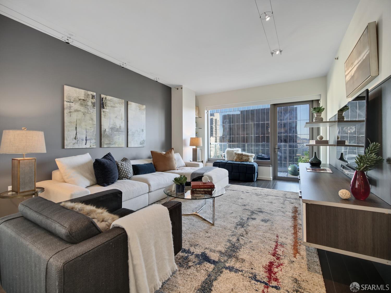 Property Photo: 1 Hawthorne Street 20A CA 94105
