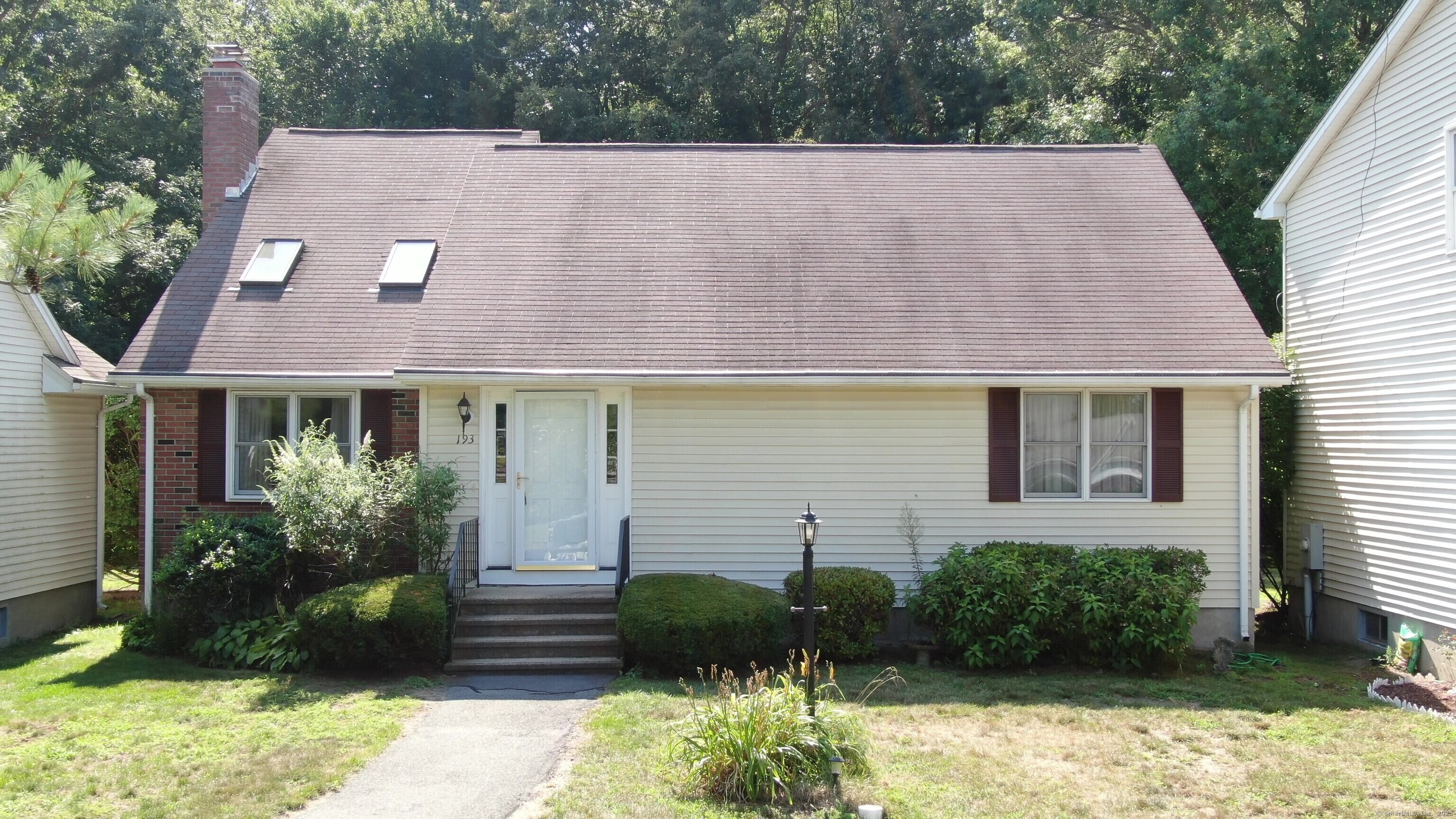 Property Photo:  193 Oldefield Farms 193  CT 06082 