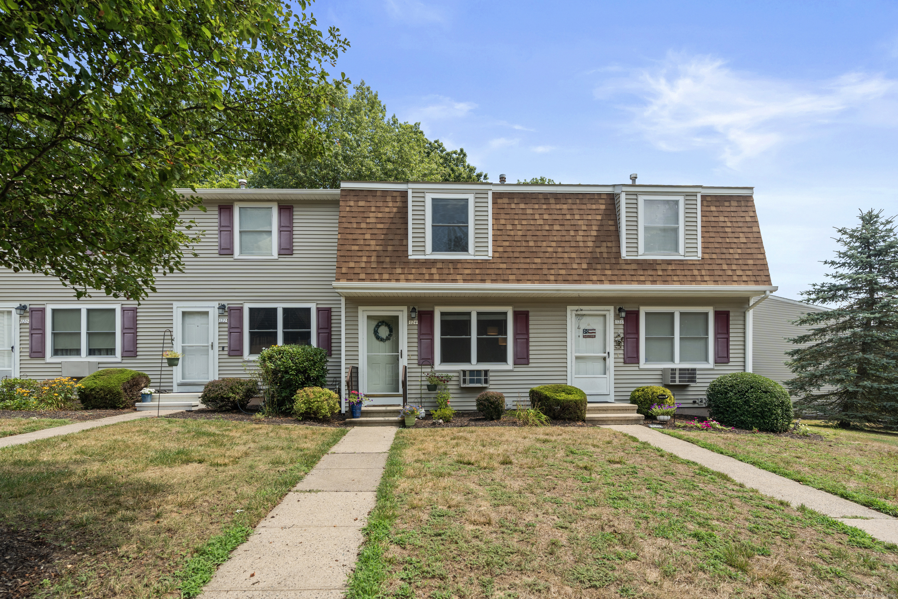 Property Photo: 124 Brentwood Drive 124 CT 06492