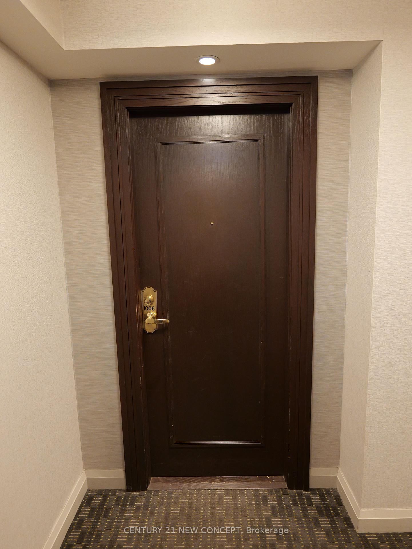 Property Photo: 18 Parkview Avenue S 1006 ON M2N 7H7