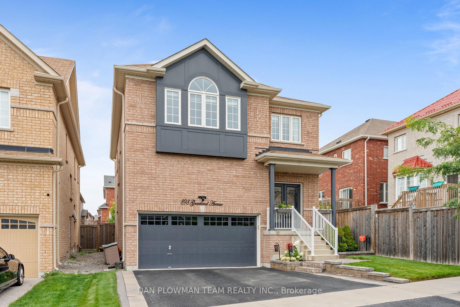 Property Photo: 898 Groveland Avenue ON L1K 0W1