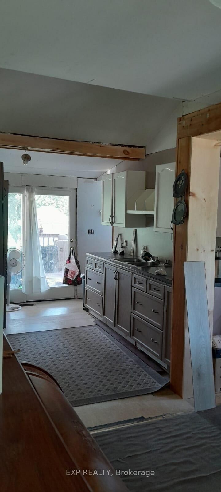 Property Photo:  330 Helena Street  ON L2A 4J8 