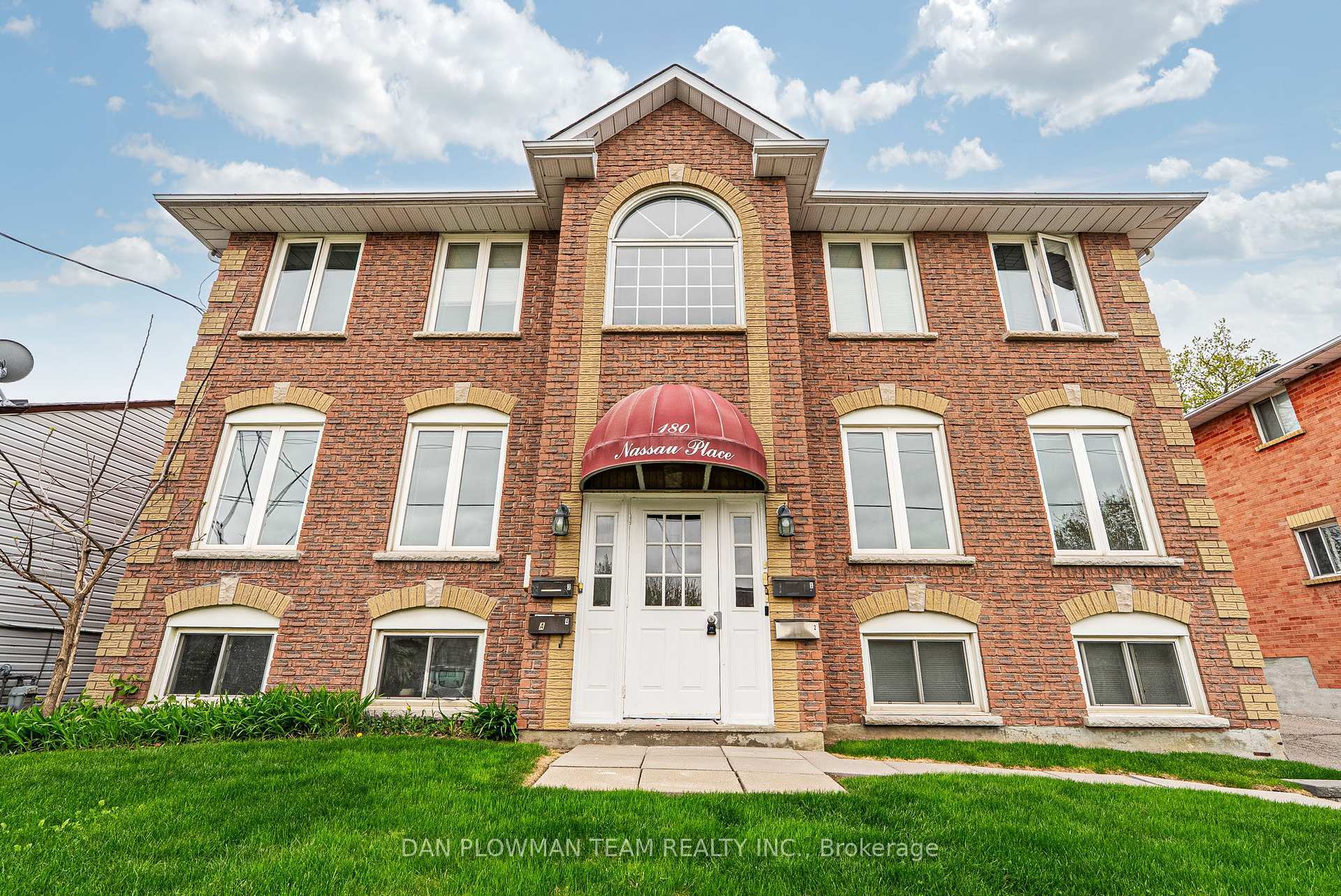 Property Photo: 176/180 Nassau Street ON L1J 4A5