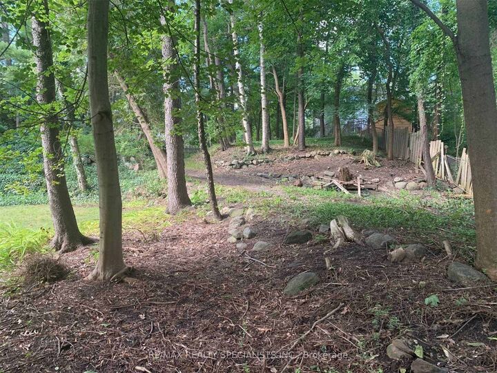 Property Photo: 1385 Clarkson Road N ON L5J 2W6
