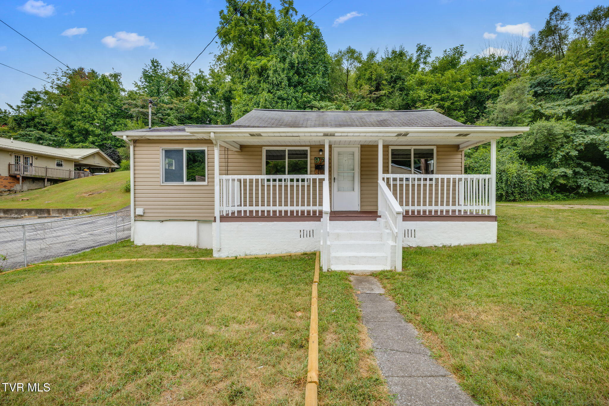 Property Photo: 976 Lynn Garden Drive TN 37665