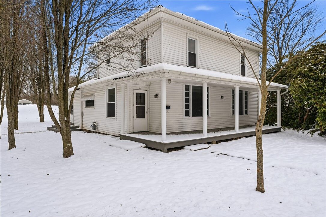 Property Photo:  215 S Mercer St  PA 16125 